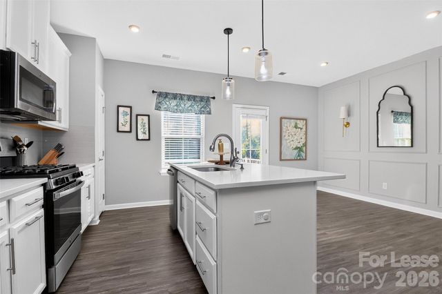 10840 Overlook Mountain Drive, Charlotte, NC 28216