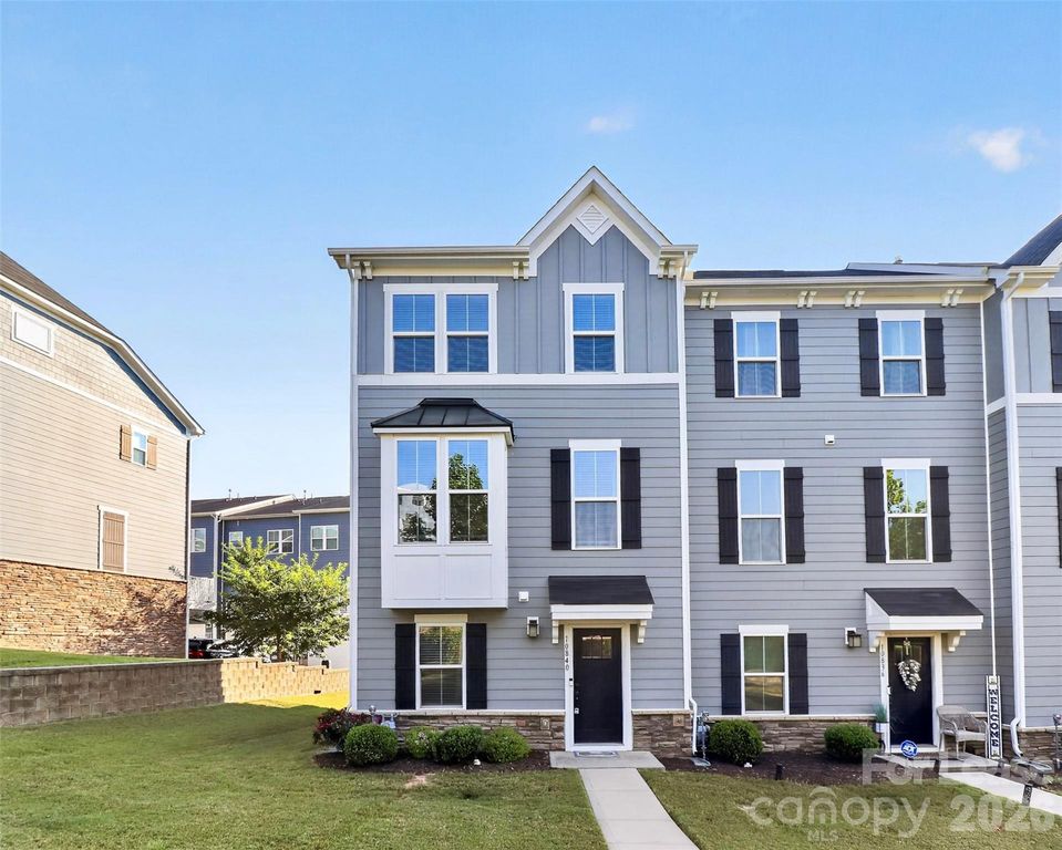 10840 Overlook Mountain Drive, Charlotte, NC 28216