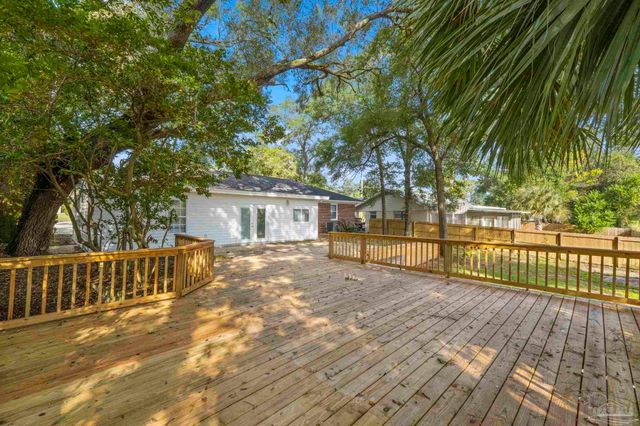 4252 Acacia Dr, Pensacola, FL 32503