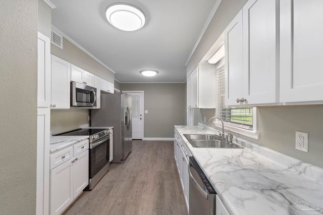4252 Acacia Dr, Pensacola, FL 32503