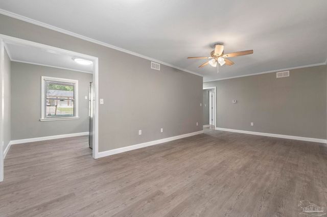 4252 Acacia Dr, Pensacola, FL 32503