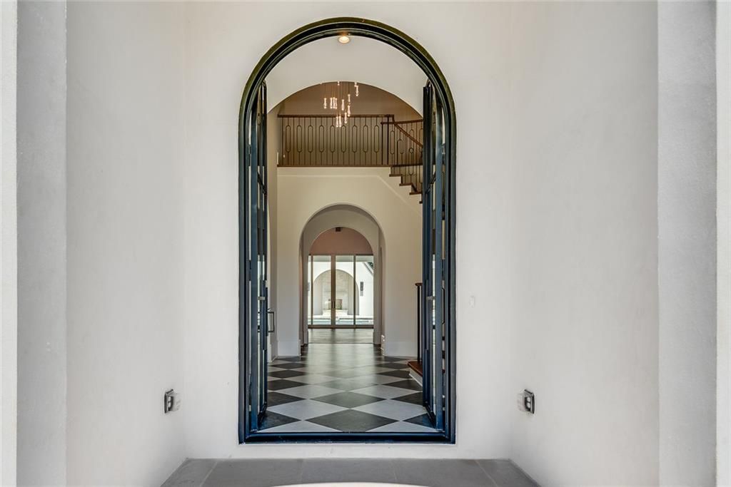 Image 8 of property listing at 130 Bridge Way, Alpharetta, GA 30005