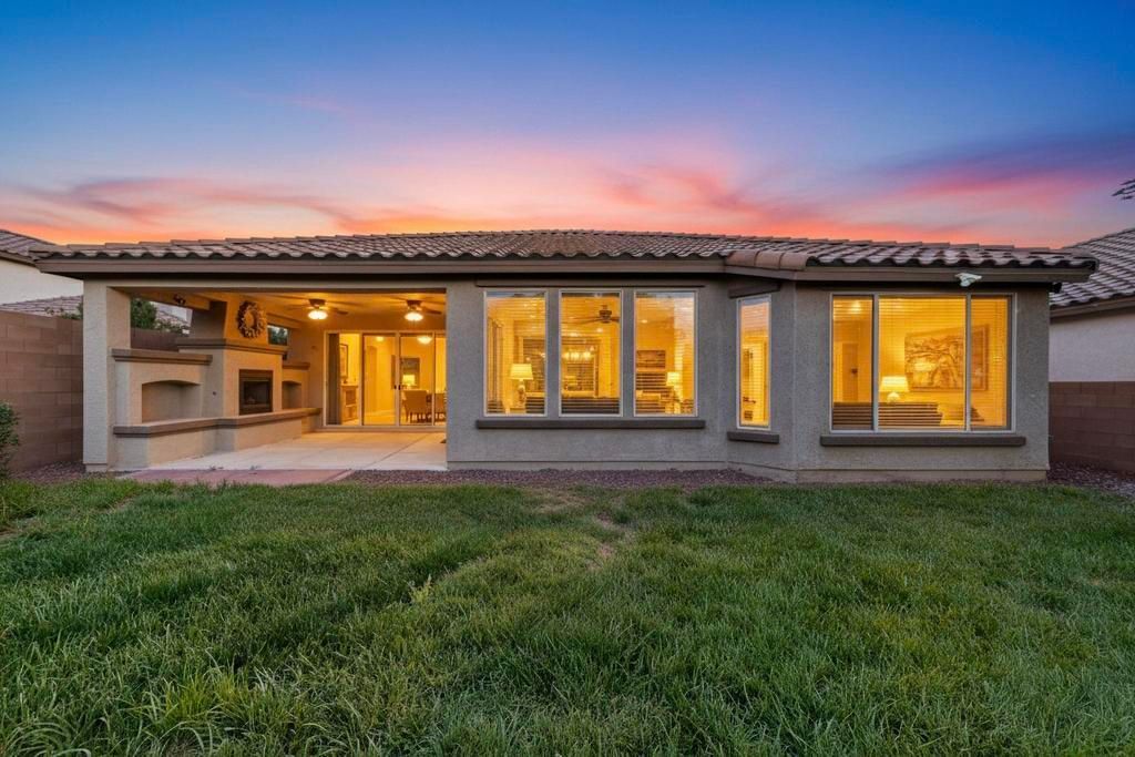 1915 Redondo Peak Drive NW, Albuquerque, NM 87120