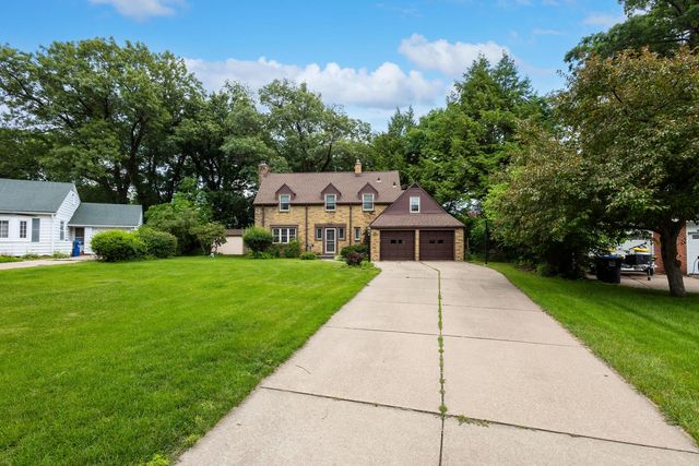 2310 16th Avenue, Moline, IL 61265