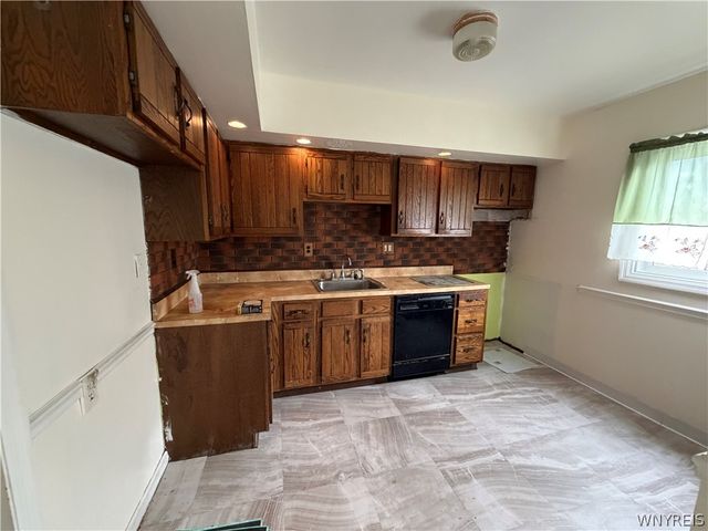 2467 Cleveland Avenue, Niagara Falls, NY 14305