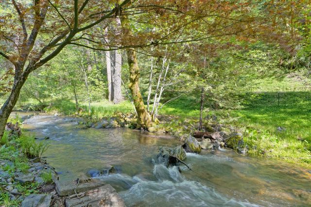 4965 Clear Creek Rd, Placerville, CA 95667
