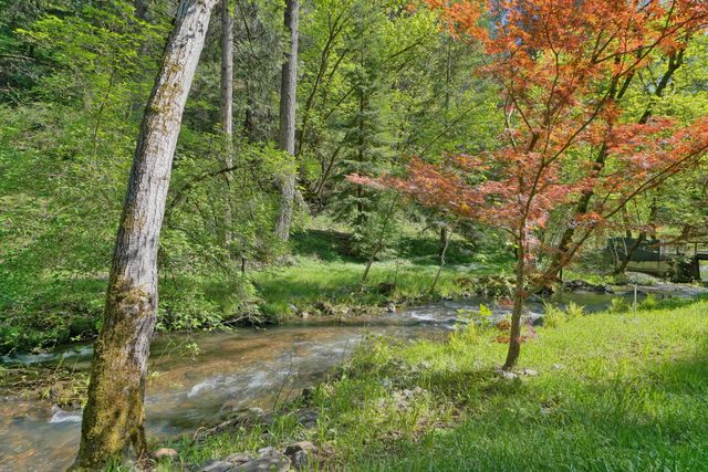 4965 Clear Creek Rd, Placerville, CA 95667