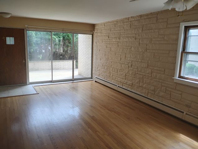 1245 La Grange Road 1F, La Grange Park, IL 60526