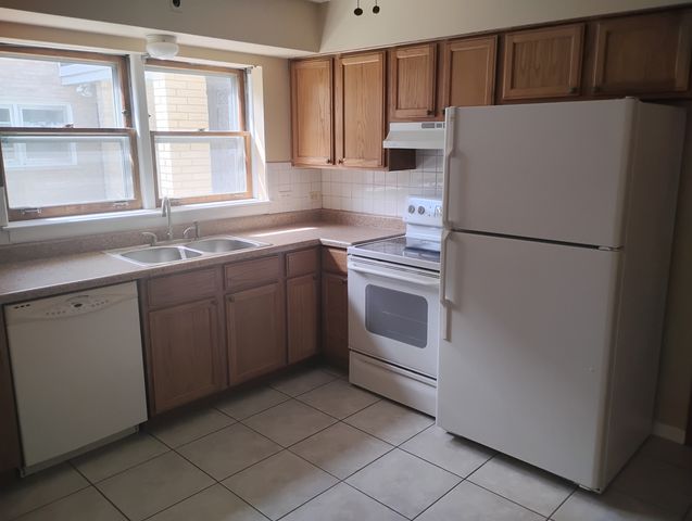1245 La Grange Road 1F, La Grange Park, IL 60526
