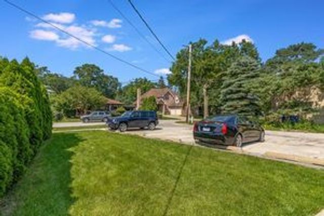 1245 La Grange Road 1F, La Grange Park, IL 60526
