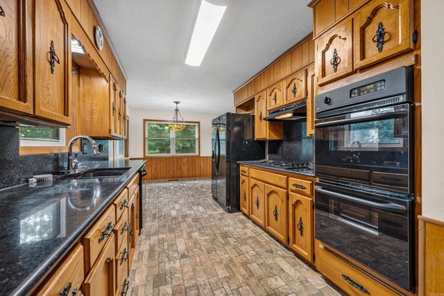 100 Kirkwood Street, Hot Springs, AR 71913