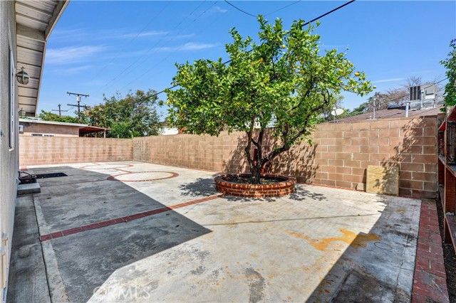 12731 Victory, North Hollywood (los Angeles), CA 91606