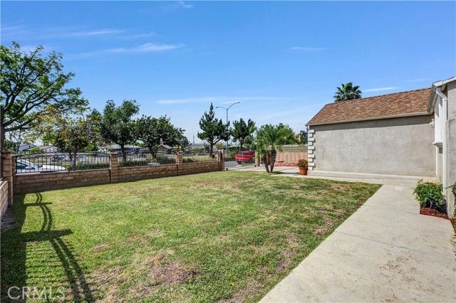 12731 Victory, North Hollywood (los Angeles), CA 91606