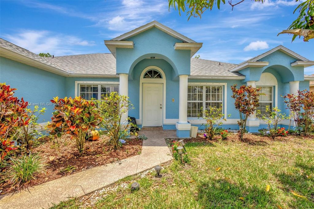 1458 SW San Esteban Ave, Port St. Lucie, FL 34953