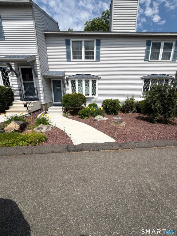20 Wolf Hill Road 2G, Wolcott, CT 06716