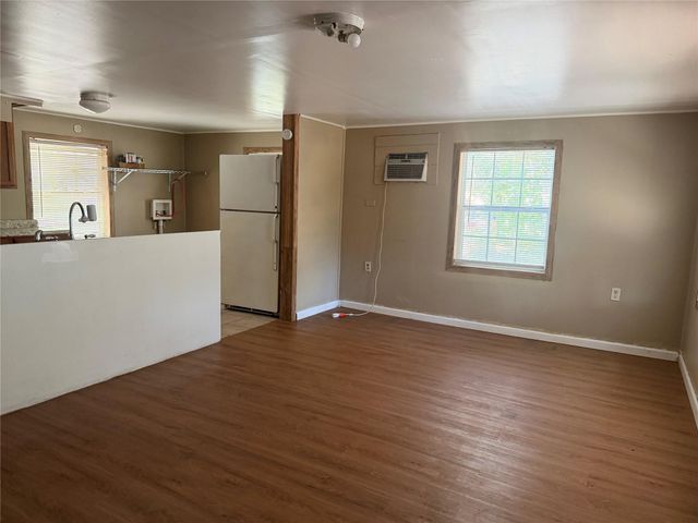 5912 Skylane Drive, Montgomery, TX 77316