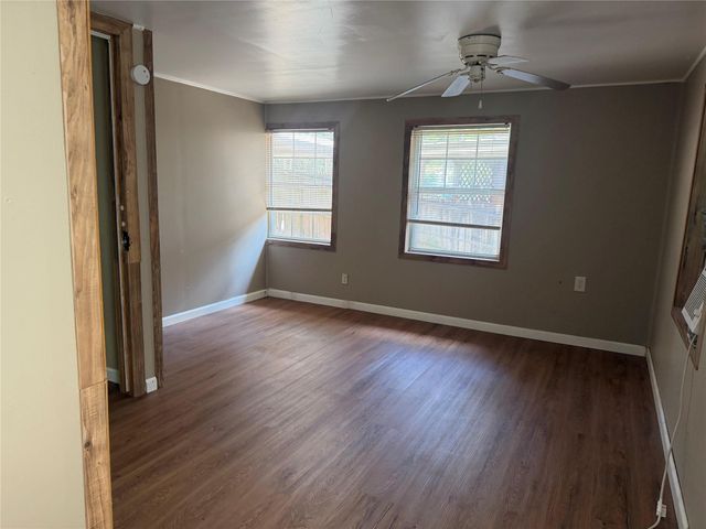 5912 Skylane Drive, Montgomery, TX 77316