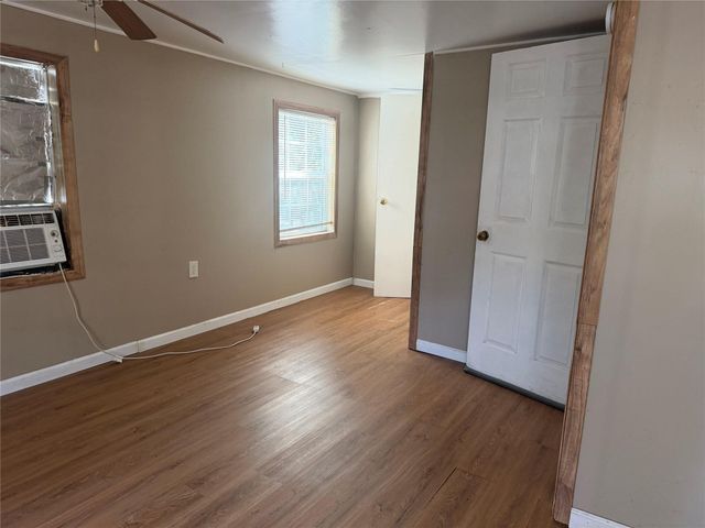 5912 Skylane Drive, Montgomery, TX 77316