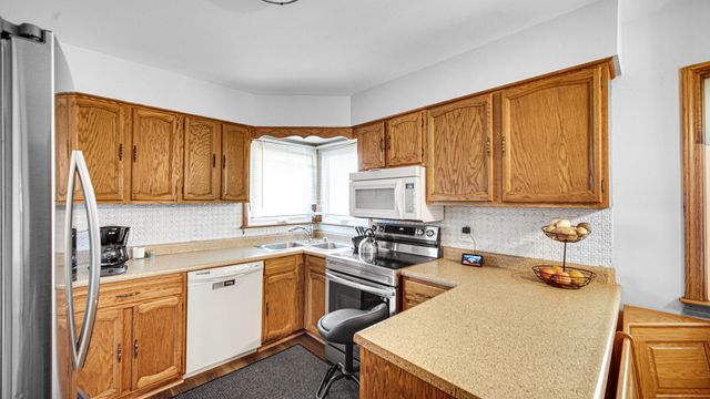 138 N Road, Schererville, IN 46375