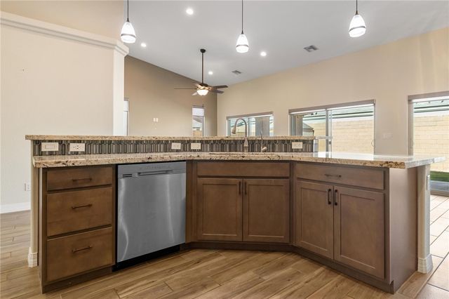 2013 E Valor Drive, Fort Mohave, AZ 86426