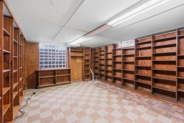 801 Park Lane, Grosse Pointe Park, MI 48230