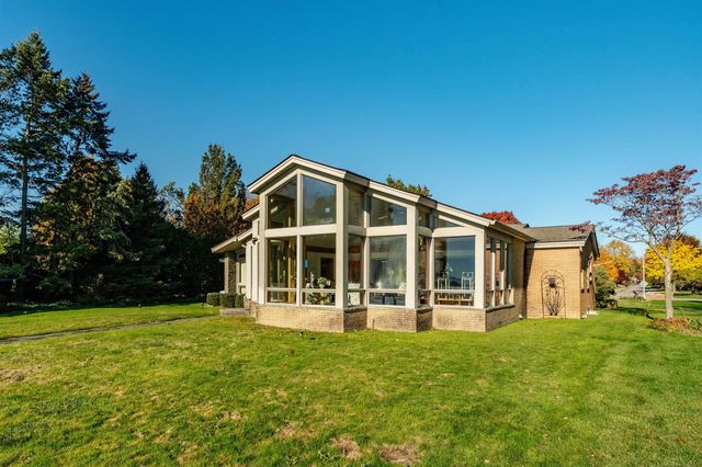 801 Park Lane, Grosse Pointe Park, MI 48230