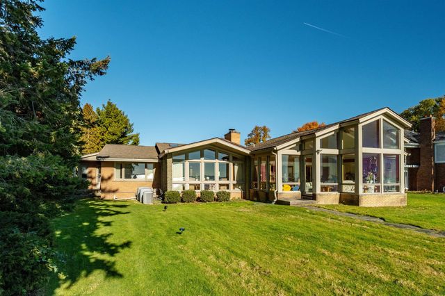 801 Park Lane, Grosse Pointe Park, MI 48230