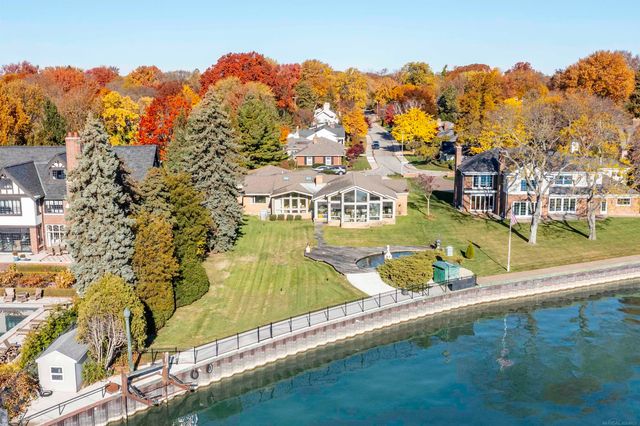 801 Park Lane, Grosse Pointe Park, MI 48230