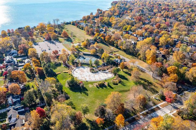 801 Park Lane, Grosse Pointe Park, MI 48230