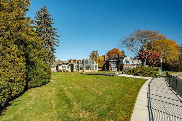 801 Park Lane, Grosse Pointe Park, MI 48230