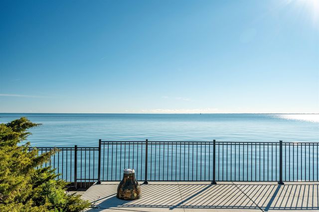 801 Park Lane, Grosse Pointe Park, MI 48230