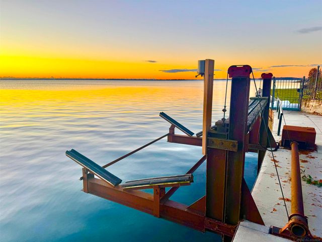 801 Park Lane, Grosse Pointe Park, MI 48230