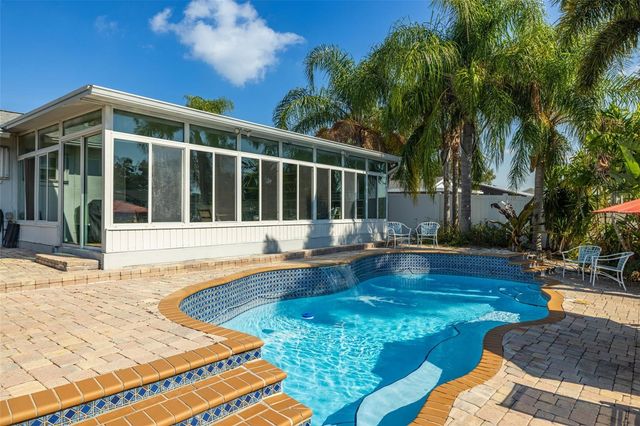 8462 FLAGSTONE DRIVE, Tampa, FL 33615