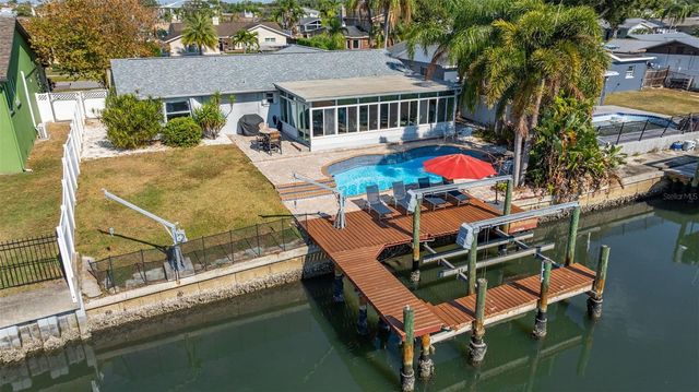 8462 FLAGSTONE DRIVE, Tampa, FL 33615