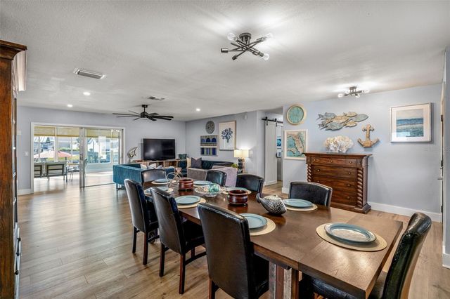 8462 FLAGSTONE DRIVE, Tampa, FL 33615