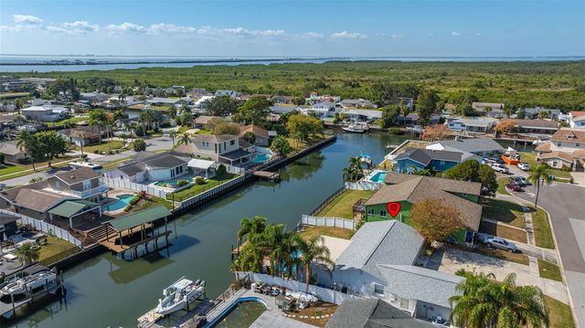 8462 FLAGSTONE DRIVE, Tampa, FL 33615