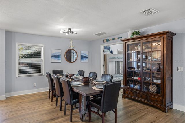 8462 FLAGSTONE DRIVE, Tampa, FL 33615