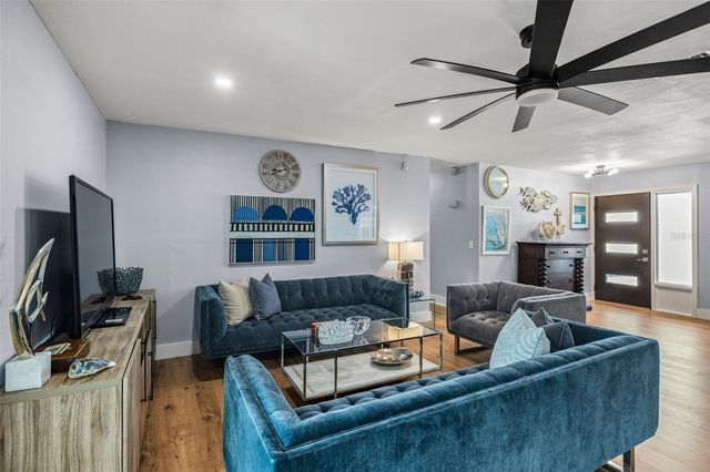 8462 FLAGSTONE DRIVE, Tampa, FL 33615