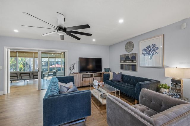 8462 FLAGSTONE DRIVE, Tampa, FL 33615