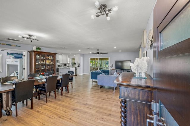 8462 FLAGSTONE DRIVE, Tampa, FL 33615