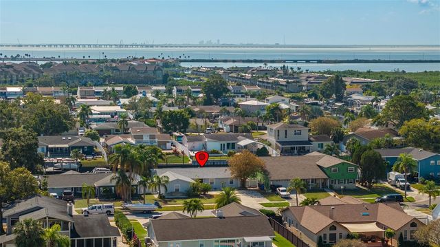 8462 FLAGSTONE DRIVE, Tampa, FL 33615