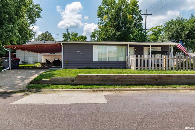 1600 BELLAIRE Street, Pekin, IL 61554