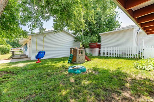 1600 BELLAIRE Street, Pekin, IL 61554