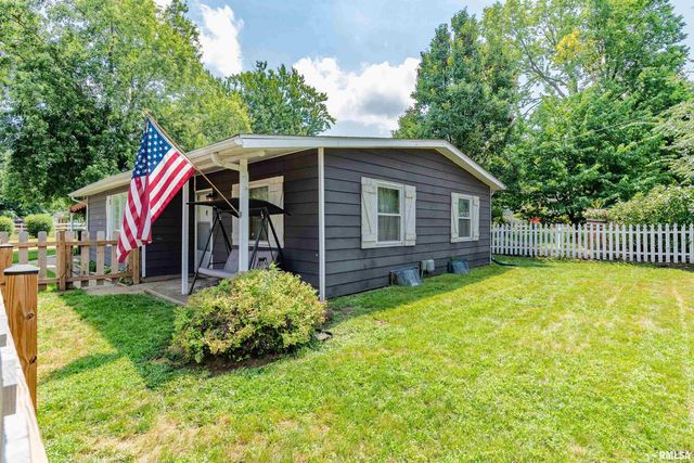 1600 BELLAIRE Street, Pekin, IL 61554