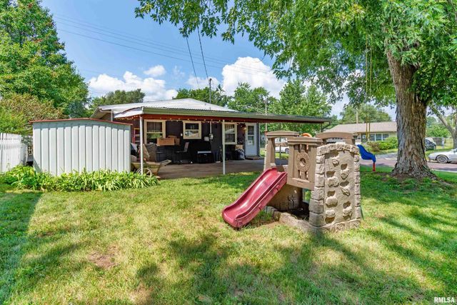 1600 BELLAIRE Street, Pekin, IL 61554
