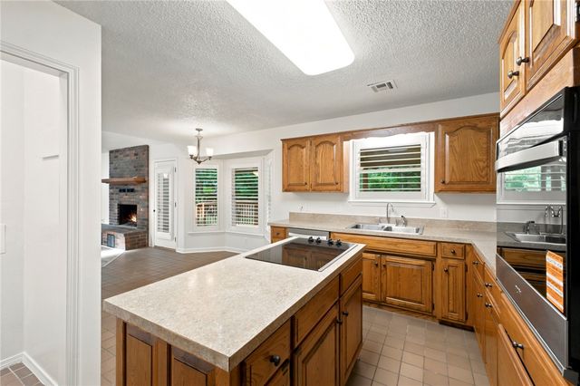 2709 N Wakefield Place, Fayetteville, AR 72703