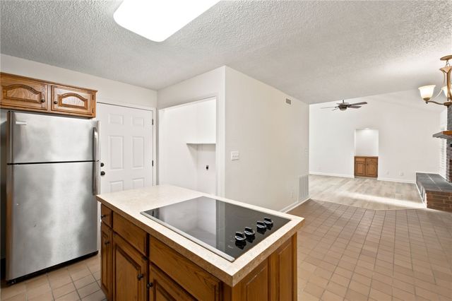 2709 N Wakefield Place, Fayetteville, AR 72703