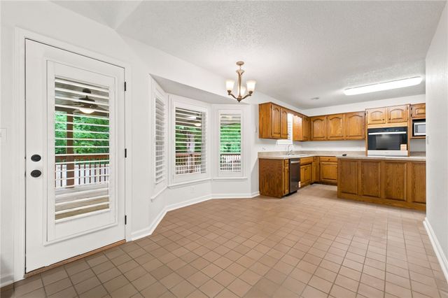 2709 N Wakefield Place, Fayetteville, AR 72703