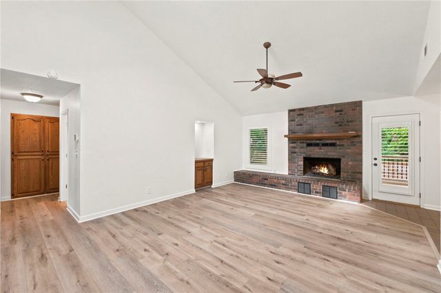 2709 N Wakefield Place, Fayetteville, AR 72703