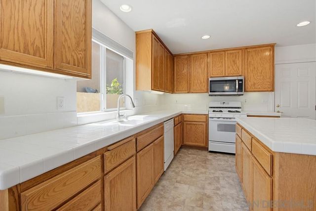 8355 Jade Coast, San Diego, CA 92126